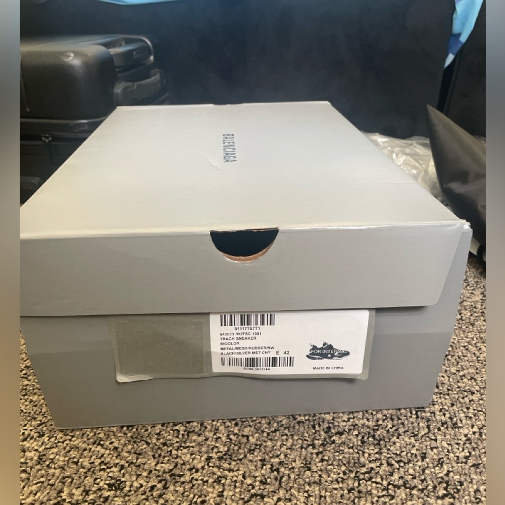 Balenciaga Brand New 9 US